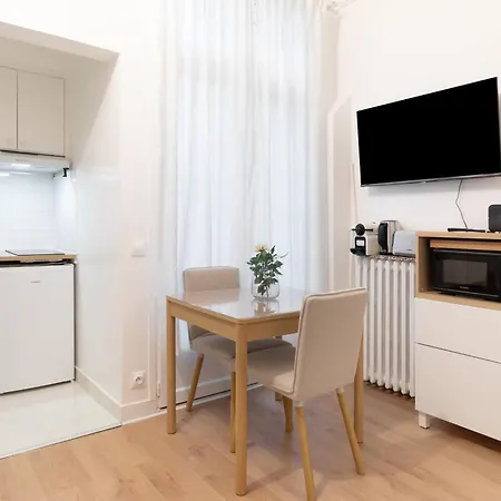Elegant In Montparnasse Apartment *